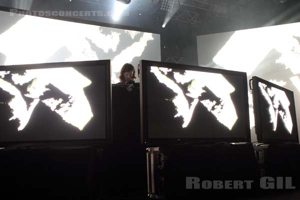 APHEX TWIN - 2011-10-28 - PARIS - Espace Charlie Parker - Grande Halle - 